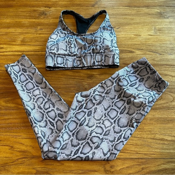 Onzie Womens Set Warrior Sports Bra Yoga Leggings Exercise Workout Snake Print - Picture 6 of 14